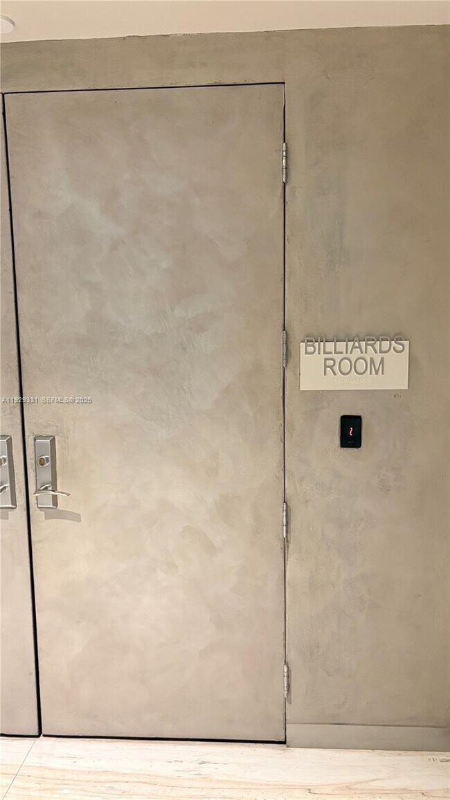 Building Photo - 1000 Brickell Plaza