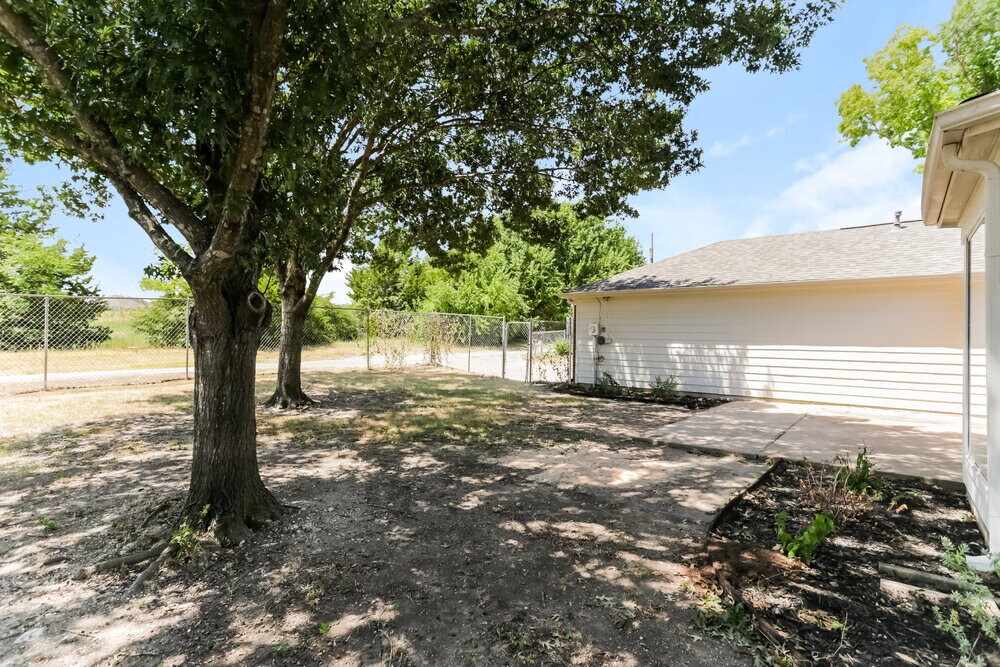 Building Photo - 912 Eagle Dr