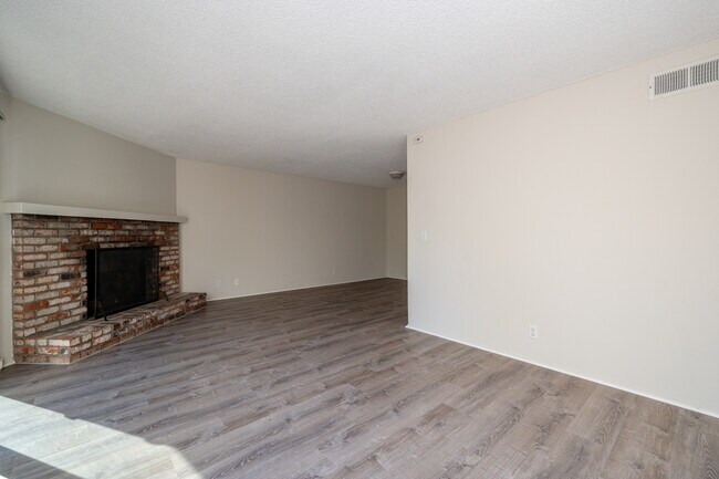 Building Photo - 1034 Shoal Dr