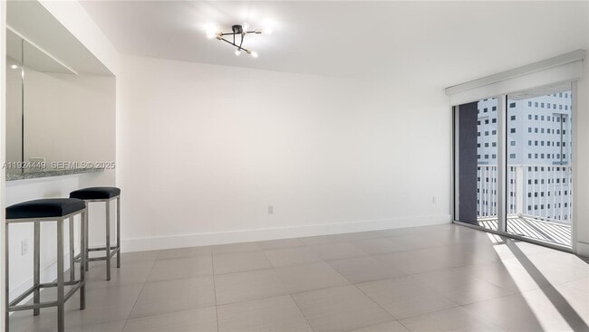 Building Photo - 850 N Miami Ave