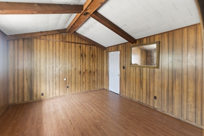 Building Photo - 919 25th St