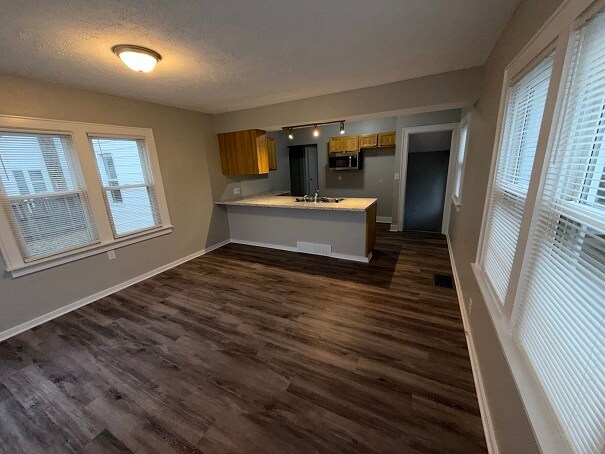 Building Photo - 64 Herbert St SW