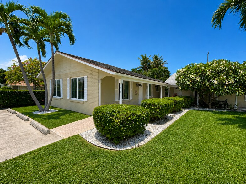 Building Photo - 1232 Cabana Rd