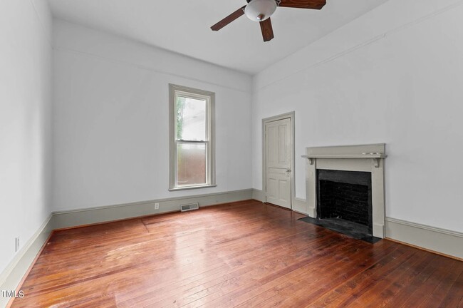 main bedroom - 304 Linden Avenue