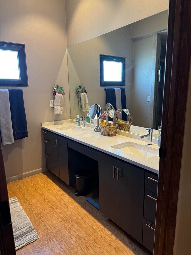 Building Photo - 7219 Rocio Dr
