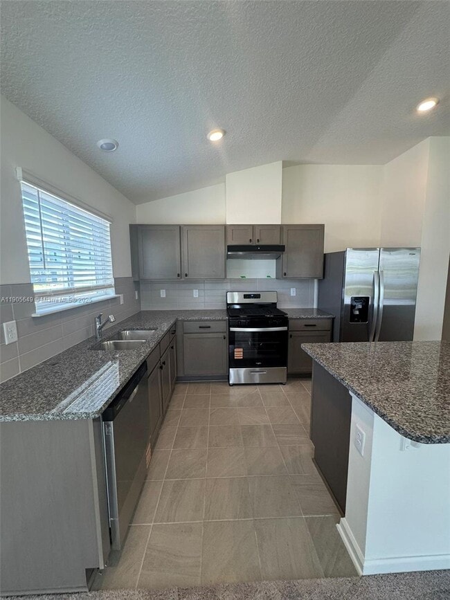 Building Photo - 55 Signet Cir