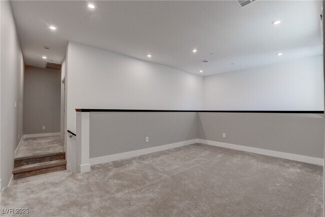 Building Photo - 752 Echelon St