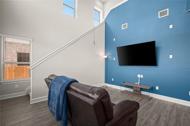 Building Photo - 12900 Stanford Dr