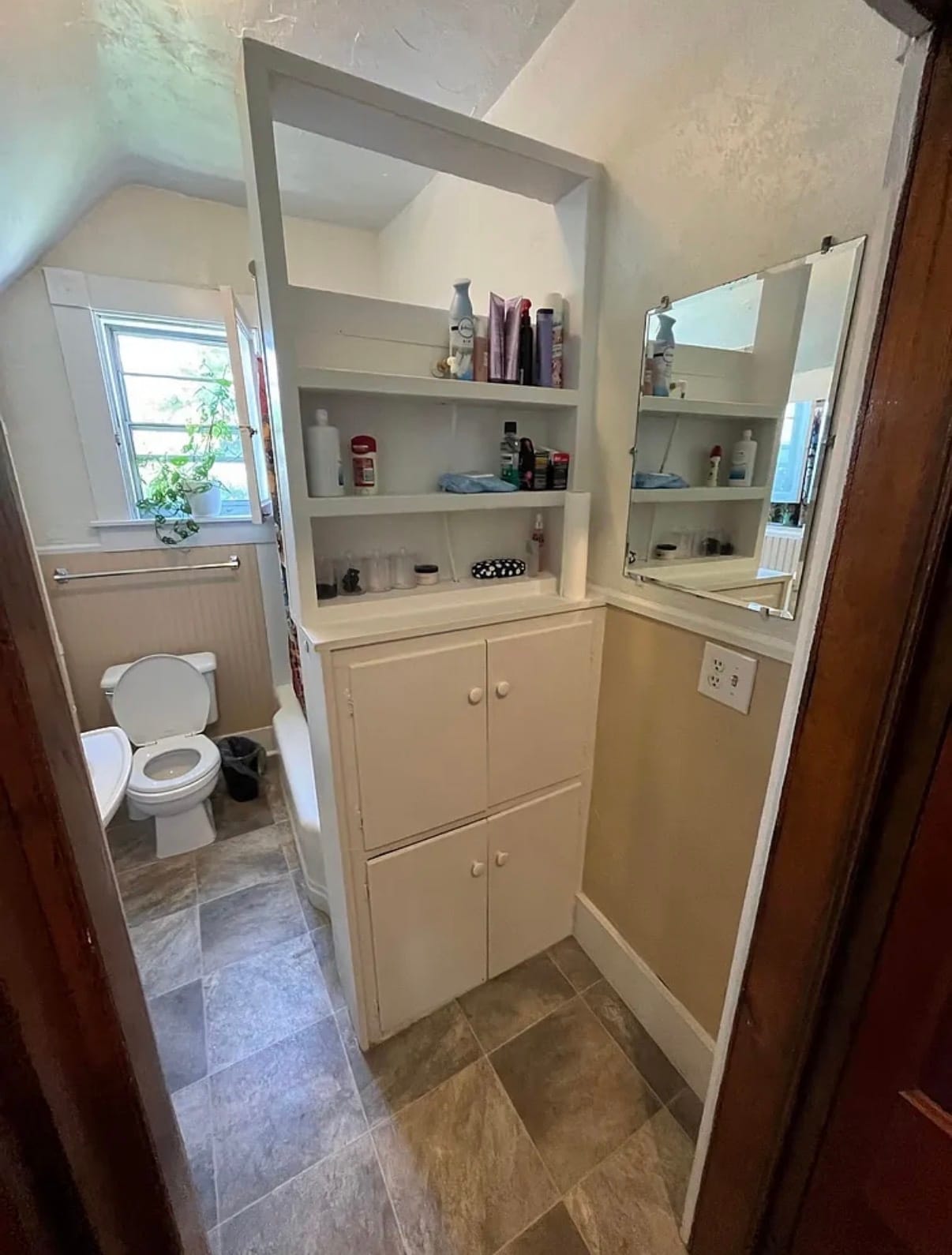 Building Photo - 722 Hutchins Ave