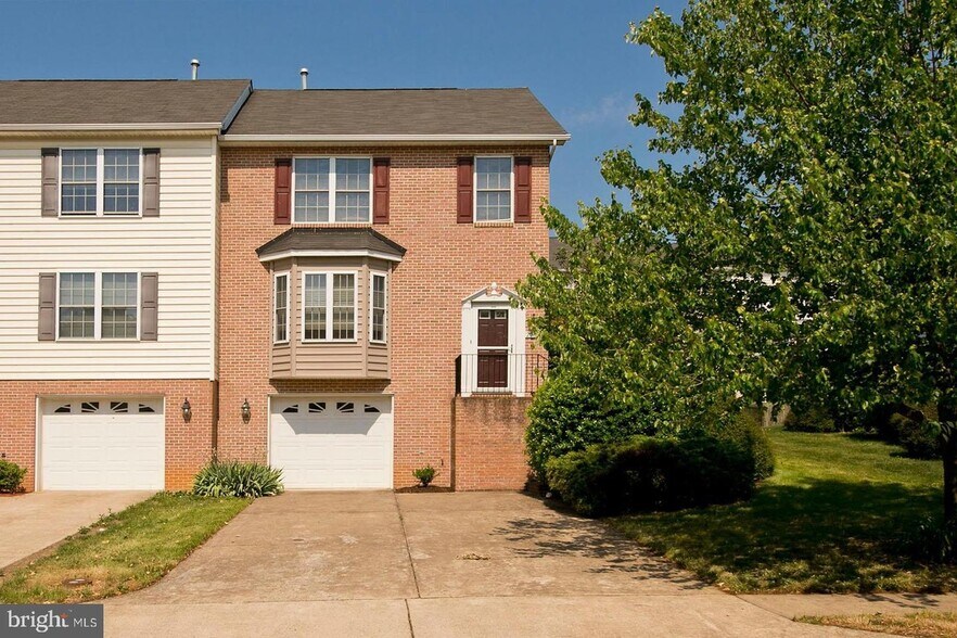 Primary Photo - 2079 Honeysuckle Ln