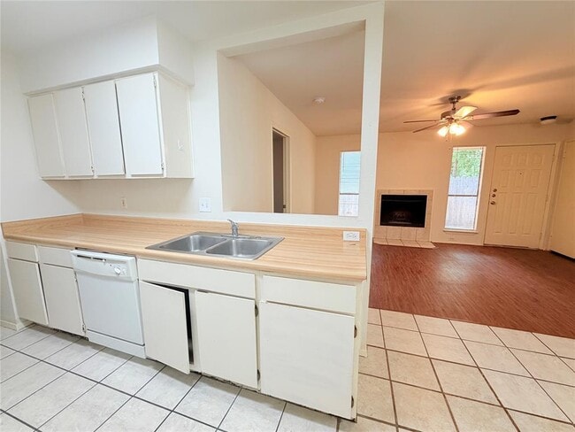 Building Photo - 405 Parkhill Cove