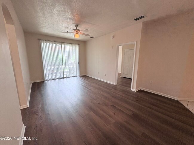 Building Photo - 10550 Baymeadows Rd