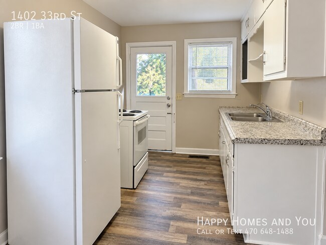 Building Photo - 1402 33rd St