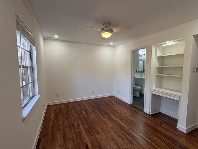 Building Photo - 4040 San Felipe St