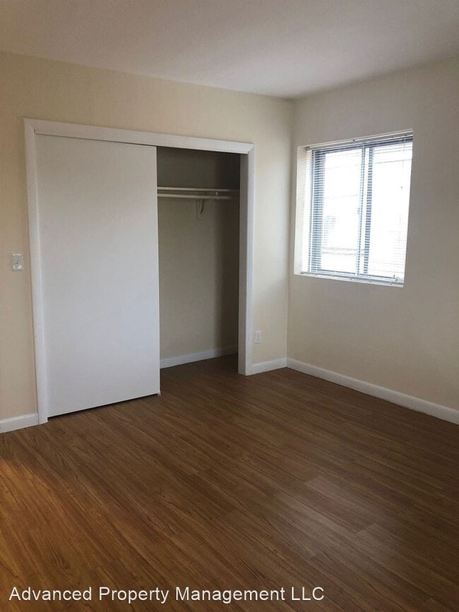 Building Photo - 1045 River St