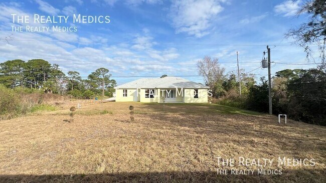 Building Photo - 1651 Welland St SE