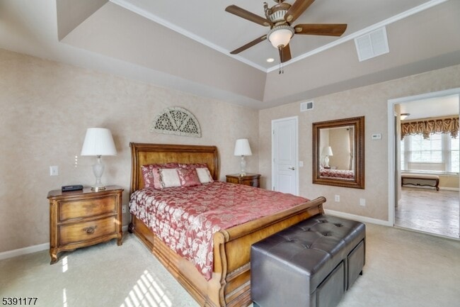 Building Photo - 2 Bedford Dr