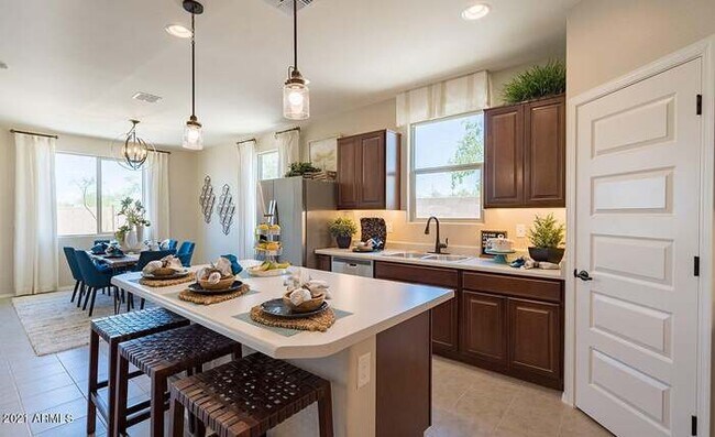 Building Photo - 1594 E Kingman Pl