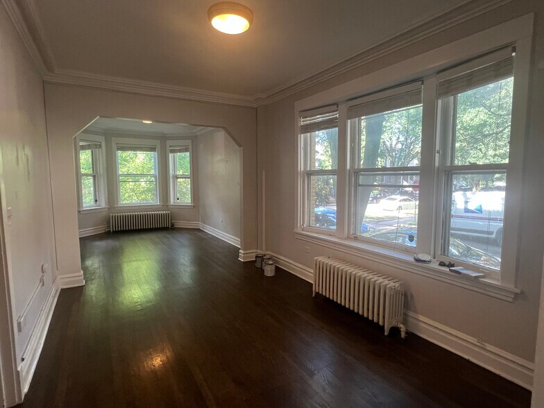 Building Photo - 4120 N Wolcott Ave