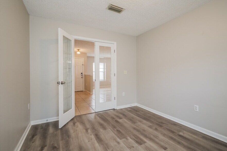 Building Photo - 7939 Cherry Blossom Dr S