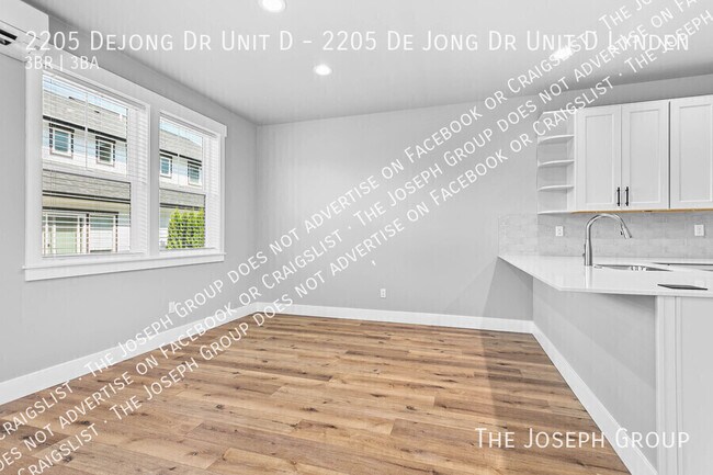 Building Photo - 2205 DeJong Dr