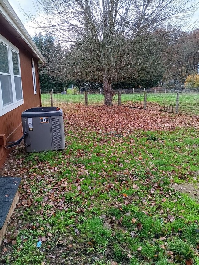 Building Photo - Country Living In The Independence Area Is...