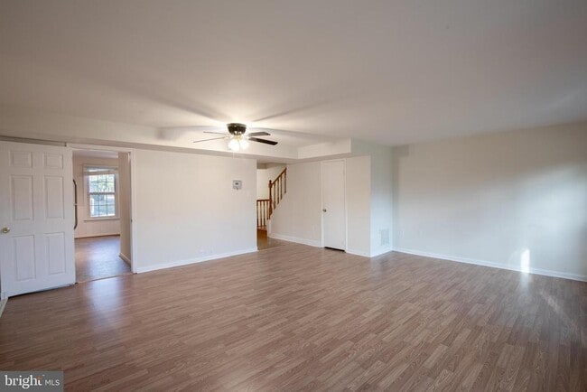 Building Photo - 8132 Sleepy View Ln