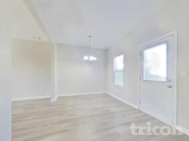 Building Photo - 30 Wyndham Ct