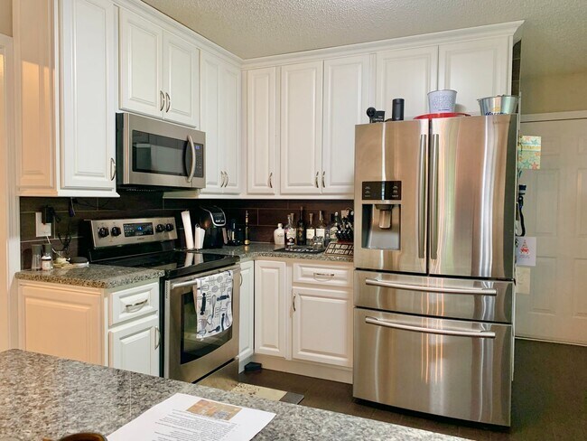 Building Photo - 4069 Challis Dr