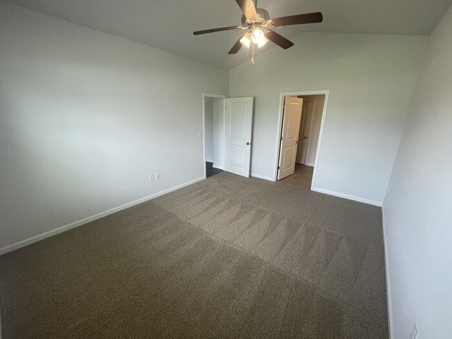 Building Photo - 908 Sea Holly Dr