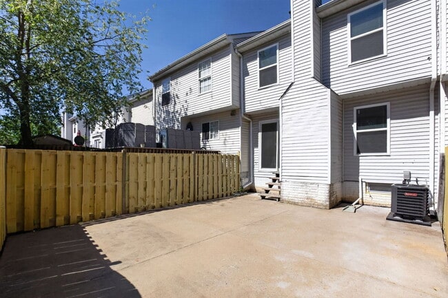 Building Photo - 2736 Albermarle Pl