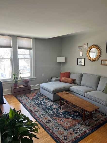 Living Room - 103 Victoria St N