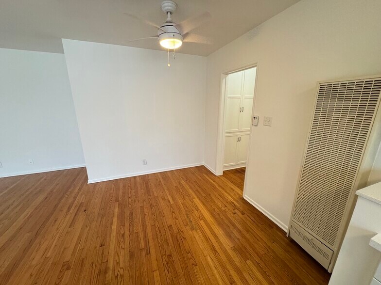 Building Photo - 11662 Sunset Blvd