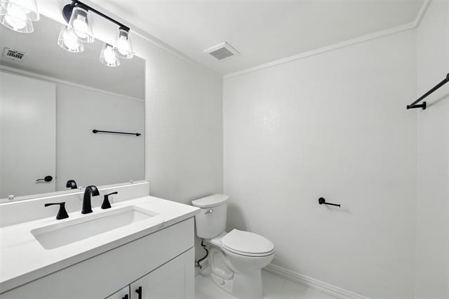 Building Photo - 730 Bluebonnet Dr