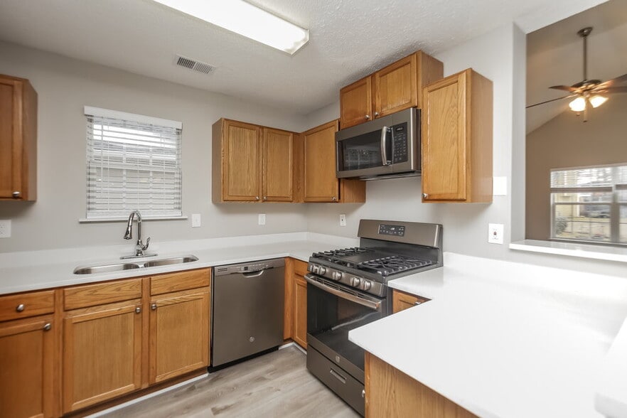 Building Photo - 4255 Anderson Ridge Way