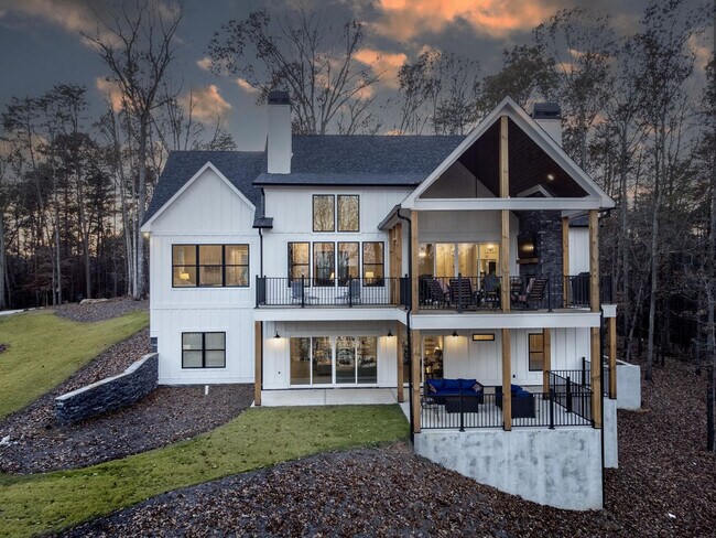 Building Photo - 533 Tom Cobb Dr