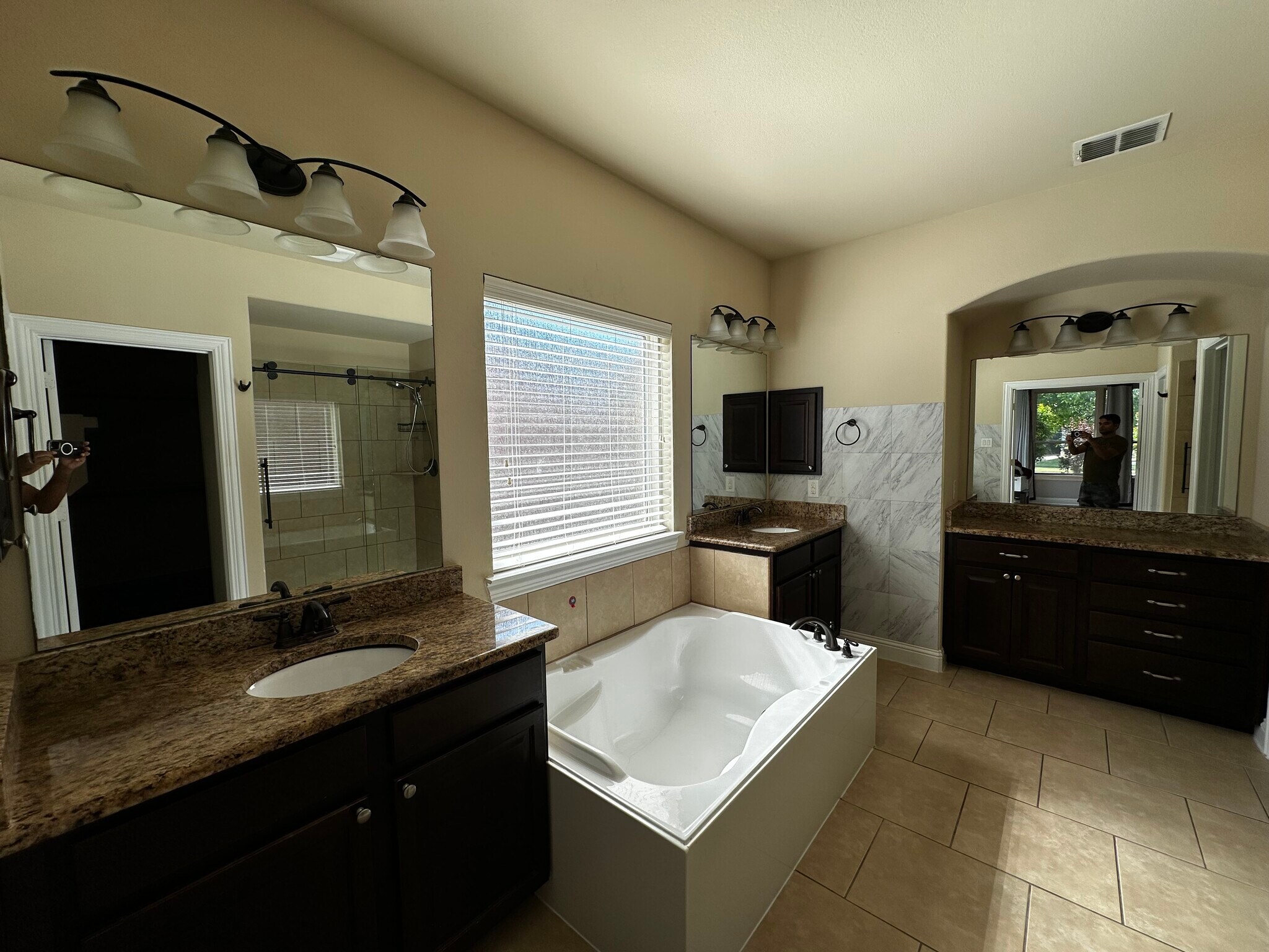 Building Photo - 13172 Deep River Dr