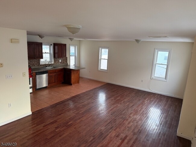 Building Photo - 71 Hammond Ave