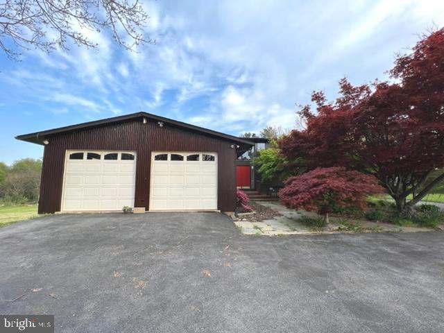 Building Photo - 1538 Trough Rd