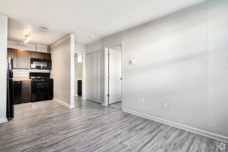 Studio 1BR, 1BA - 431SF - Kitchen - Montgomery Club Apartments*