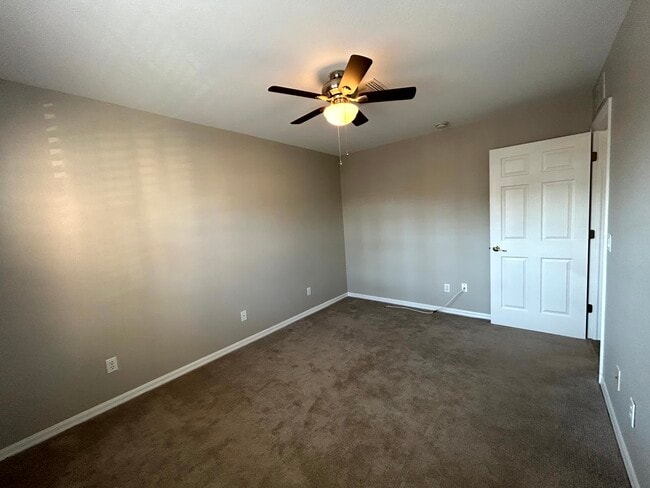 Building Photo - 7871 Lake Sawgrass Loop