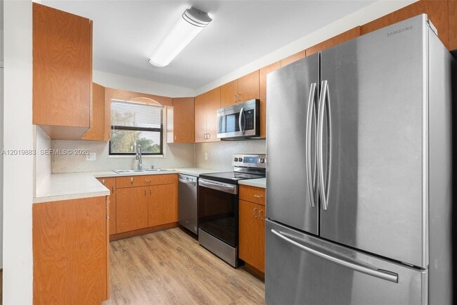 Building Photo - 3139 Coral Ridge Dr