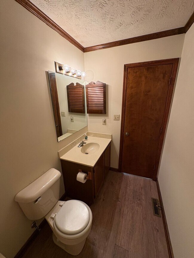 Building Photo - 5837 Maidstone Ln