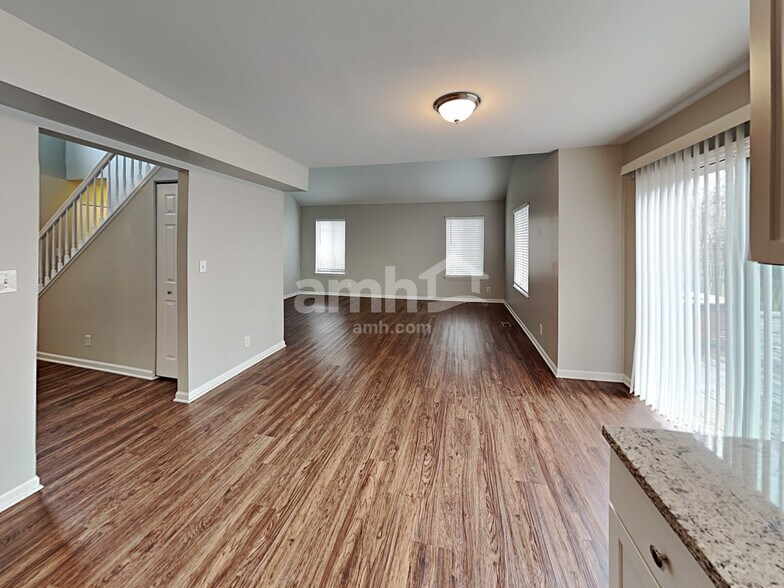 Building Photo - 21748 W Knollwood Dr