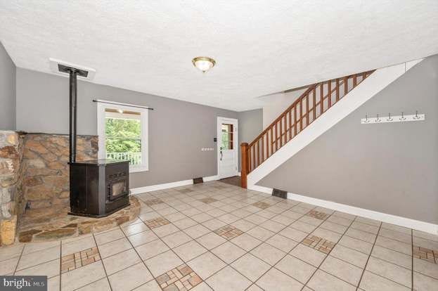 Building Photo - 15213 Clear Spring Rd