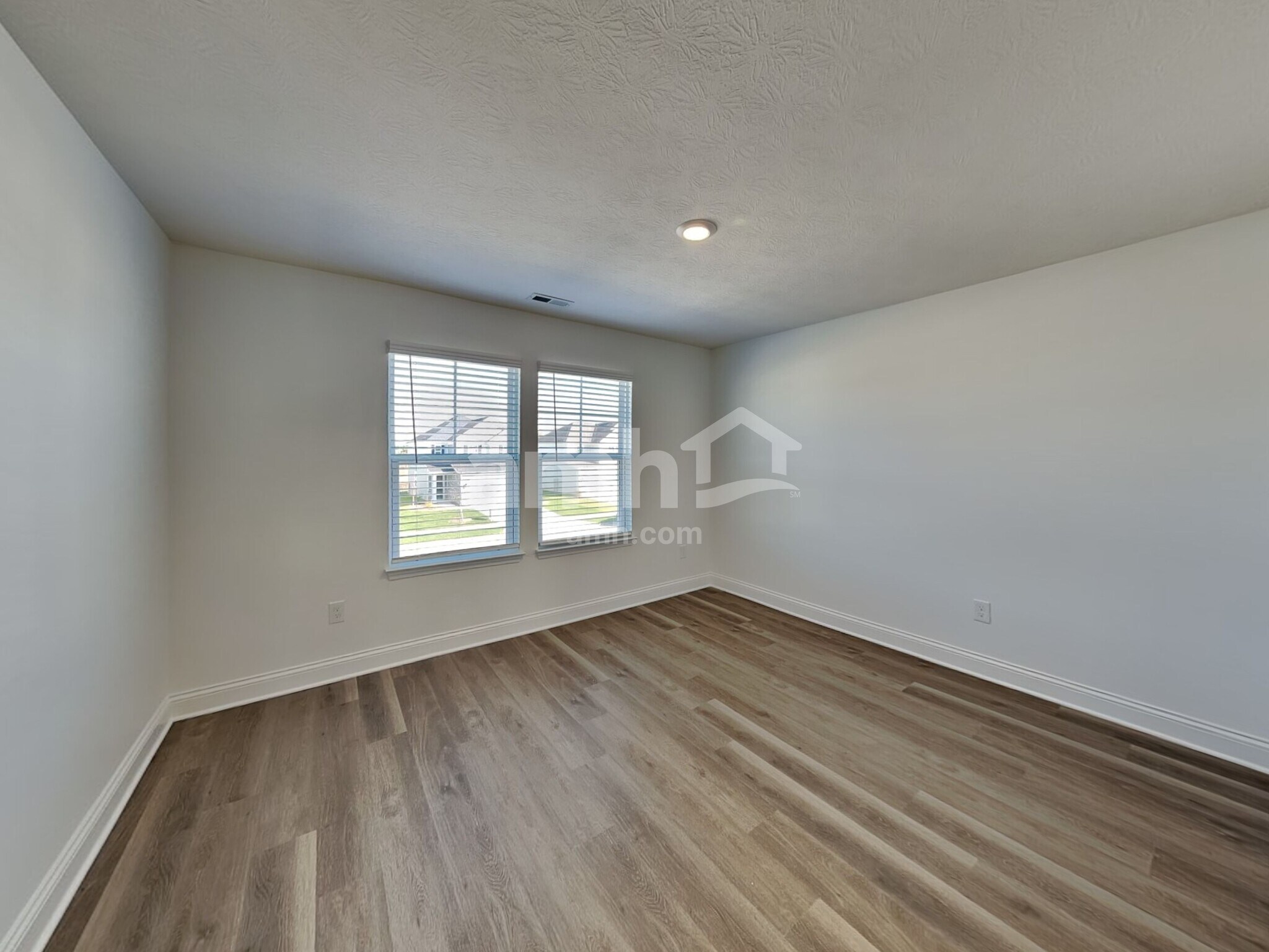 Building Photo - 9145 Henley Ave