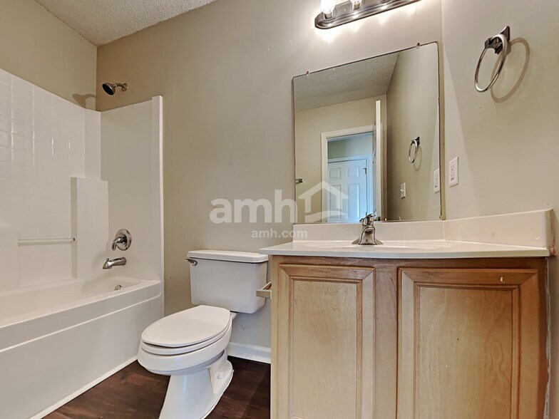 Building Photo - 537 Beverly Dr