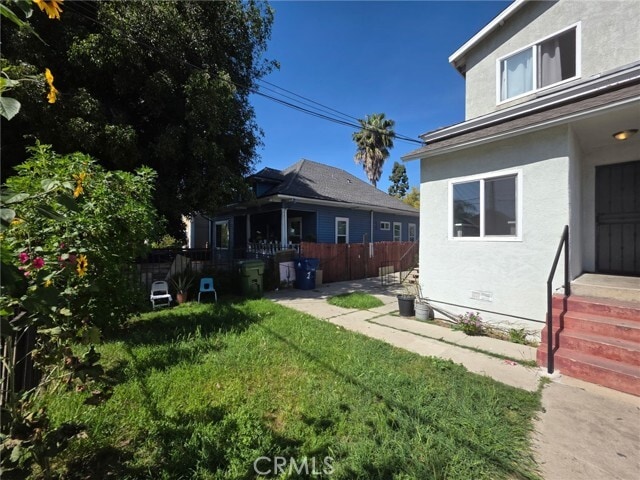 Building Photo - 2223 E 2nd St