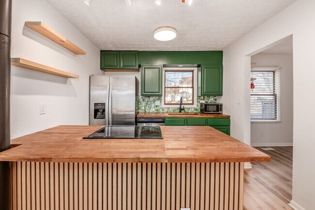 Building Photo - Fully Renovated Reynoldsburg Home