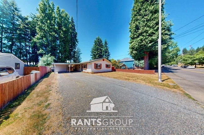 Primary Photo - Charming 2-Bedroom Duplex in Tumwater!